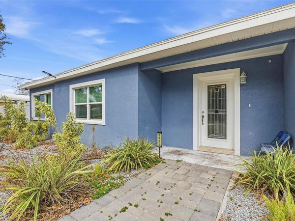 2521 W CREST AVENUE , TAMPA, FL 33614