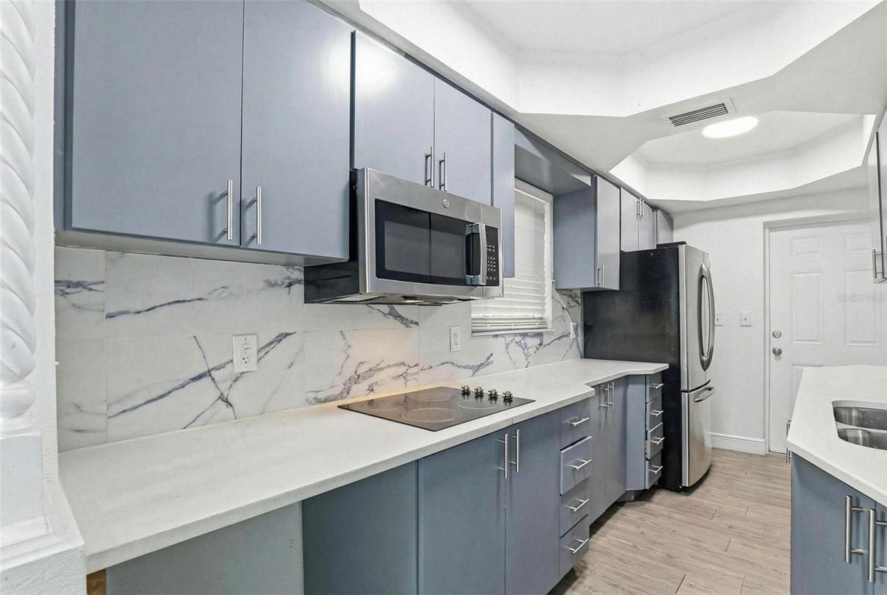 2521 W Crest Avenue , Tampa, FL 33614 Photo