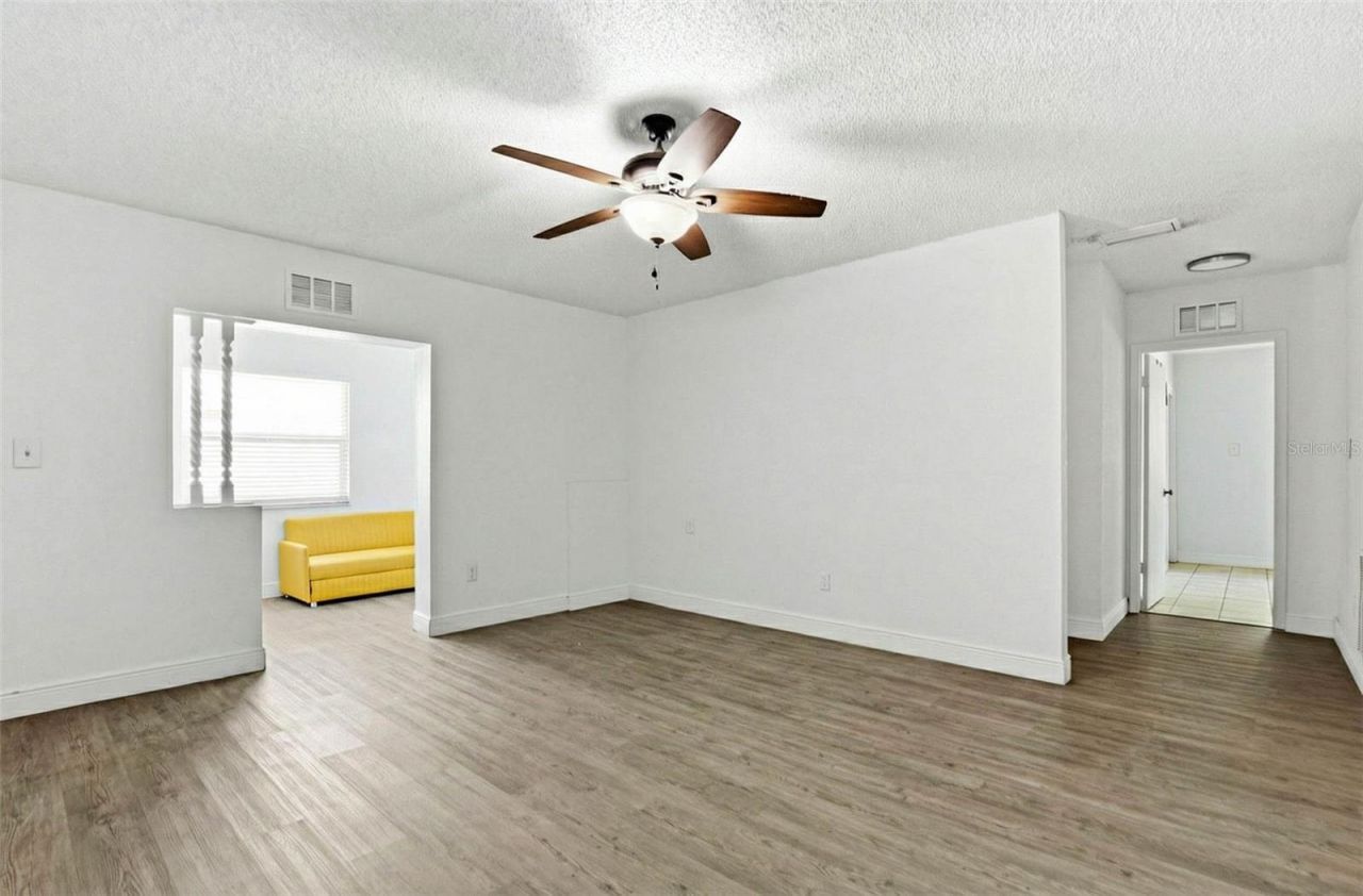 2521 W Crest Avenue , Tampa, FL 33614 Photo