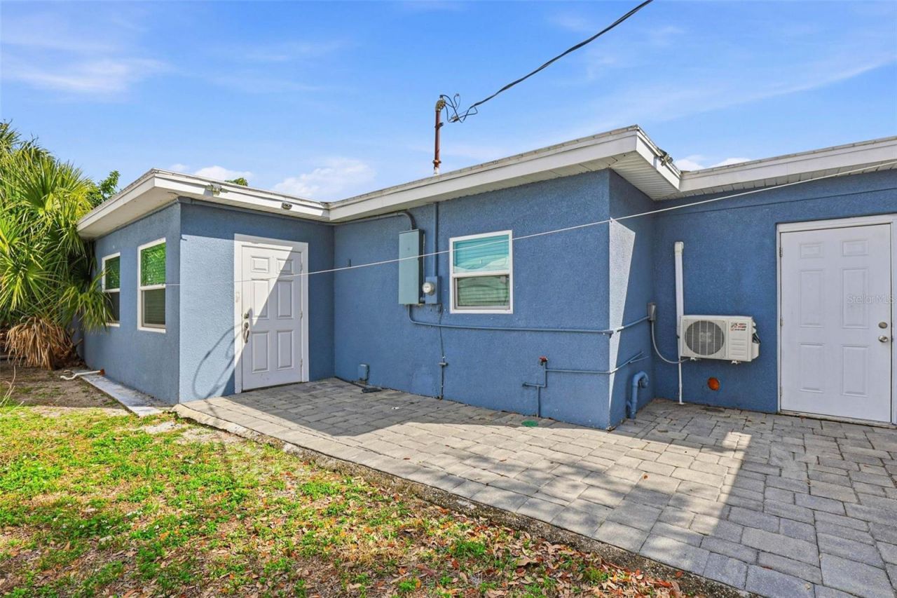 2521 W Crest Avenue , Tampa, FL 33614 Photo