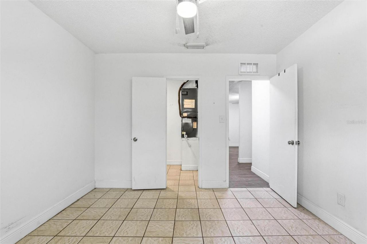 2521 W Crest Avenue , Tampa, FL 33614 Photo