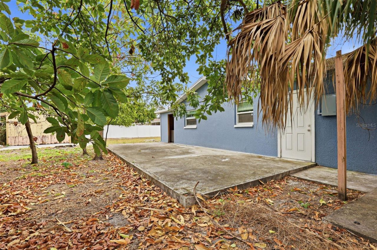 2521 W Crest Avenue , Tampa, FL 33614 Photo