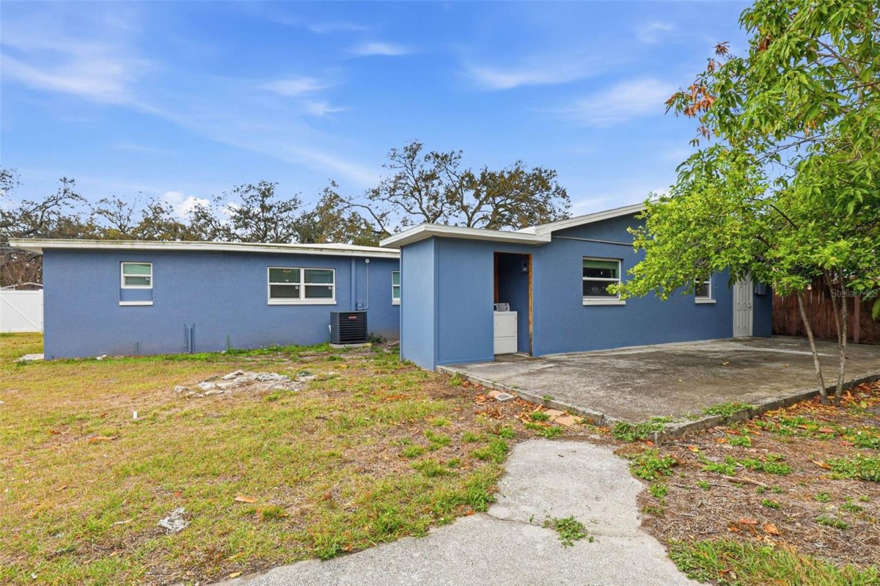 2521 W Crest Avenue , Tampa, FL 33614 Photo