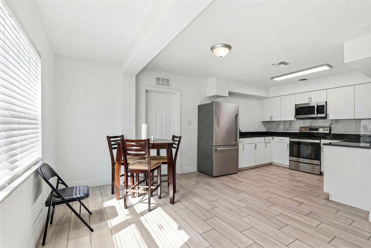 2521 W Crest Avenue , Tampa, FL 33614 Photo