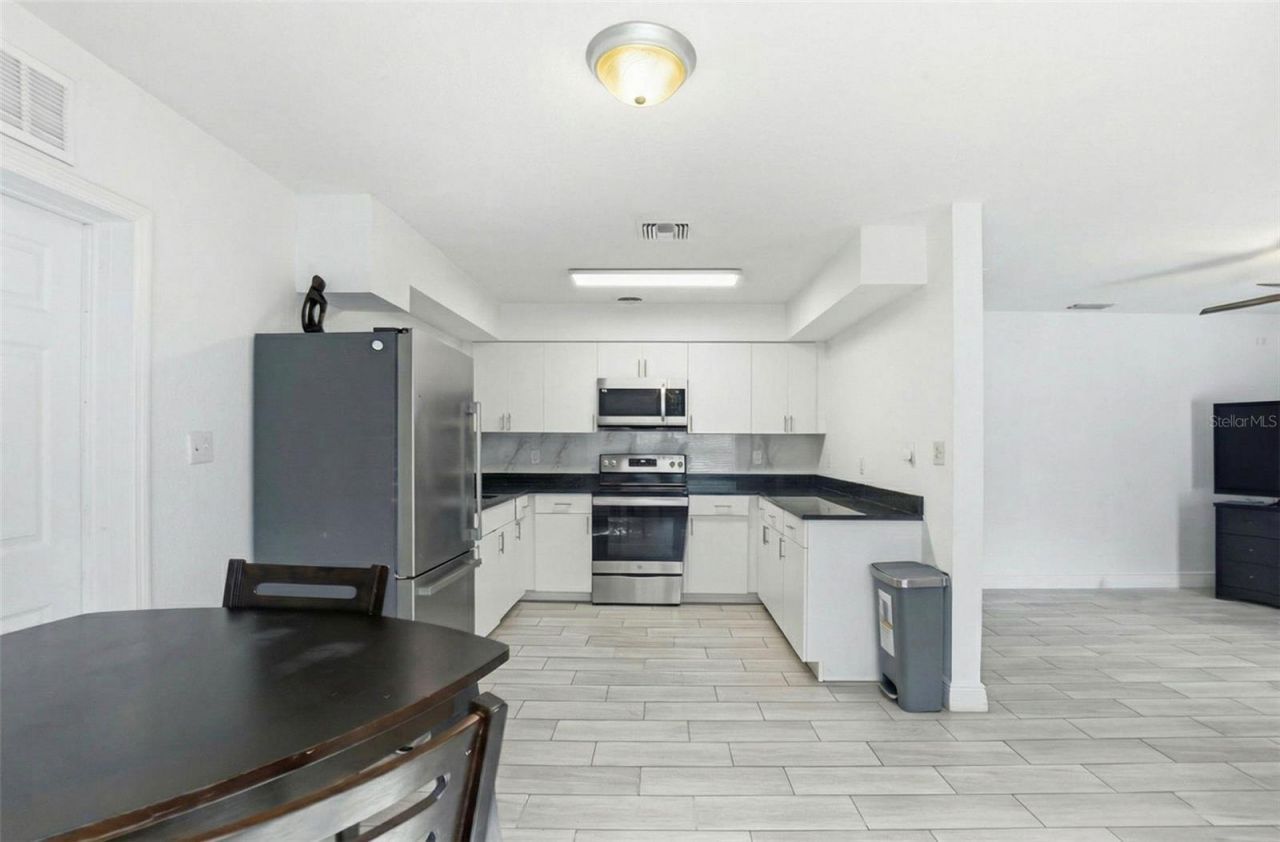 2521 W Crest Avenue , Tampa, FL 33614 Photo