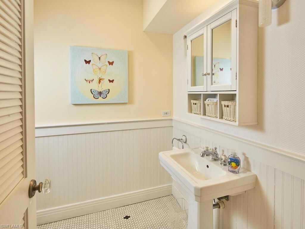 2750 Treasure Ln, Naples, FL 34102 Photo