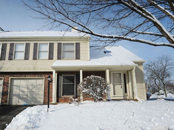 2549 College Hill Circle, Schaumburg, IL 60173