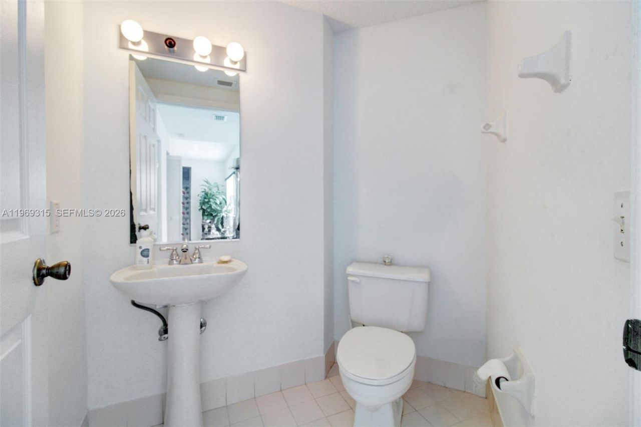 15490 SW 47th St , Miami, FL 33185 Photo