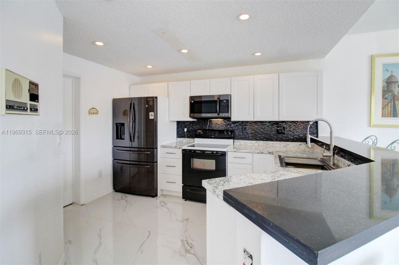 15490 SW 47th St , Miami, FL 33185 Photo