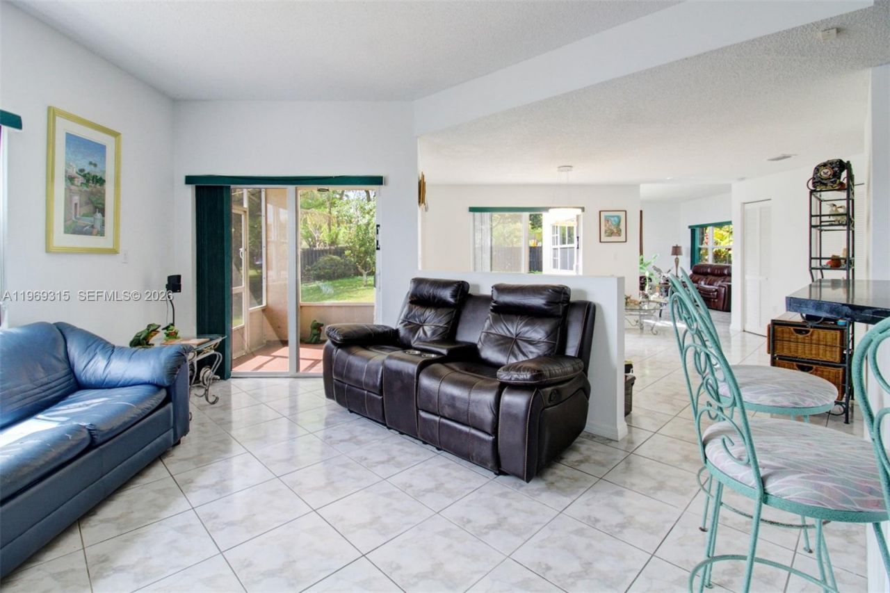 15490 SW 47th St , Miami, FL 33185 Photo