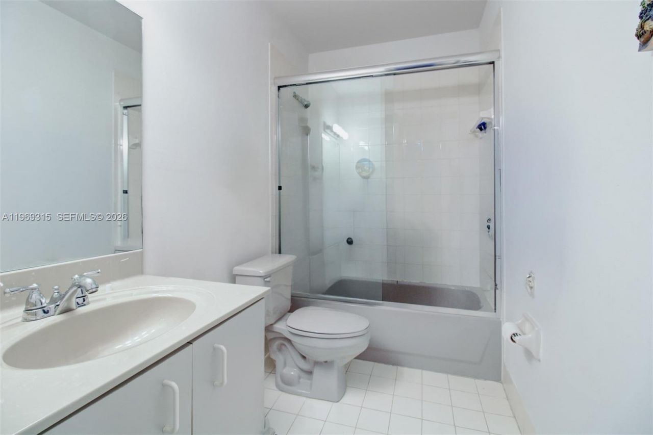 15490 SW 47th St , Miami, FL 33185 Photo