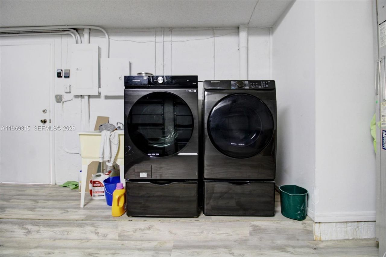 15490 SW 47th St , Miami, FL 33185 Photo