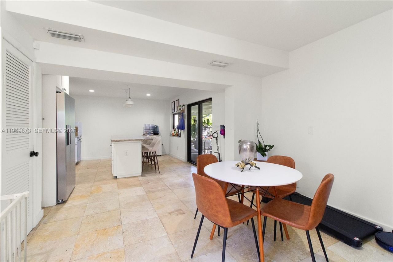 6315 SW 42nd St , South Miami, FL 33155 Photo