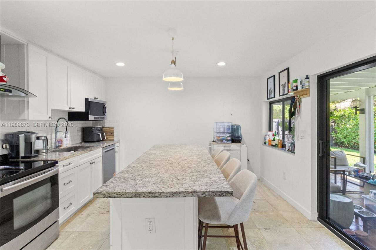 6315 SW 42nd St , South Miami, FL 33155 Photo