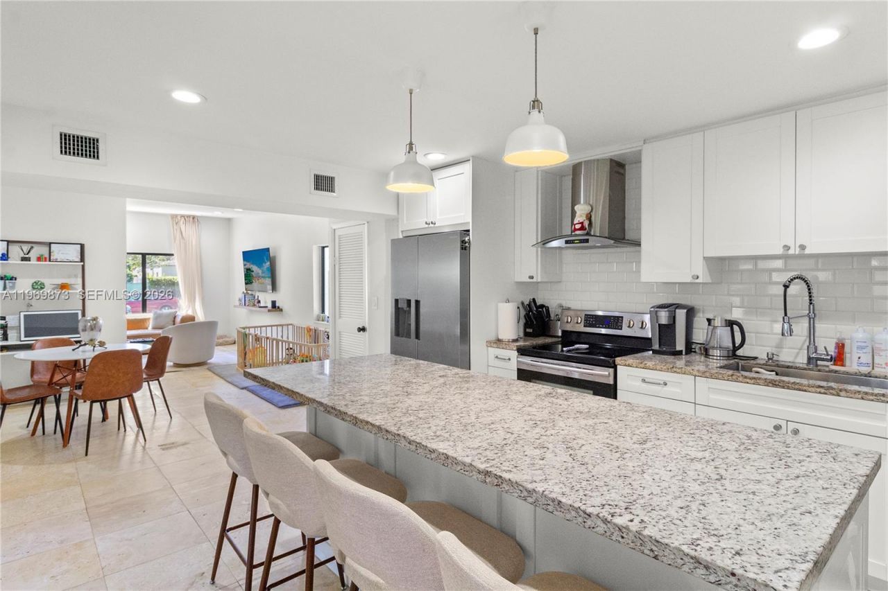 6315 SW 42nd St , South Miami, FL 33155 Photo