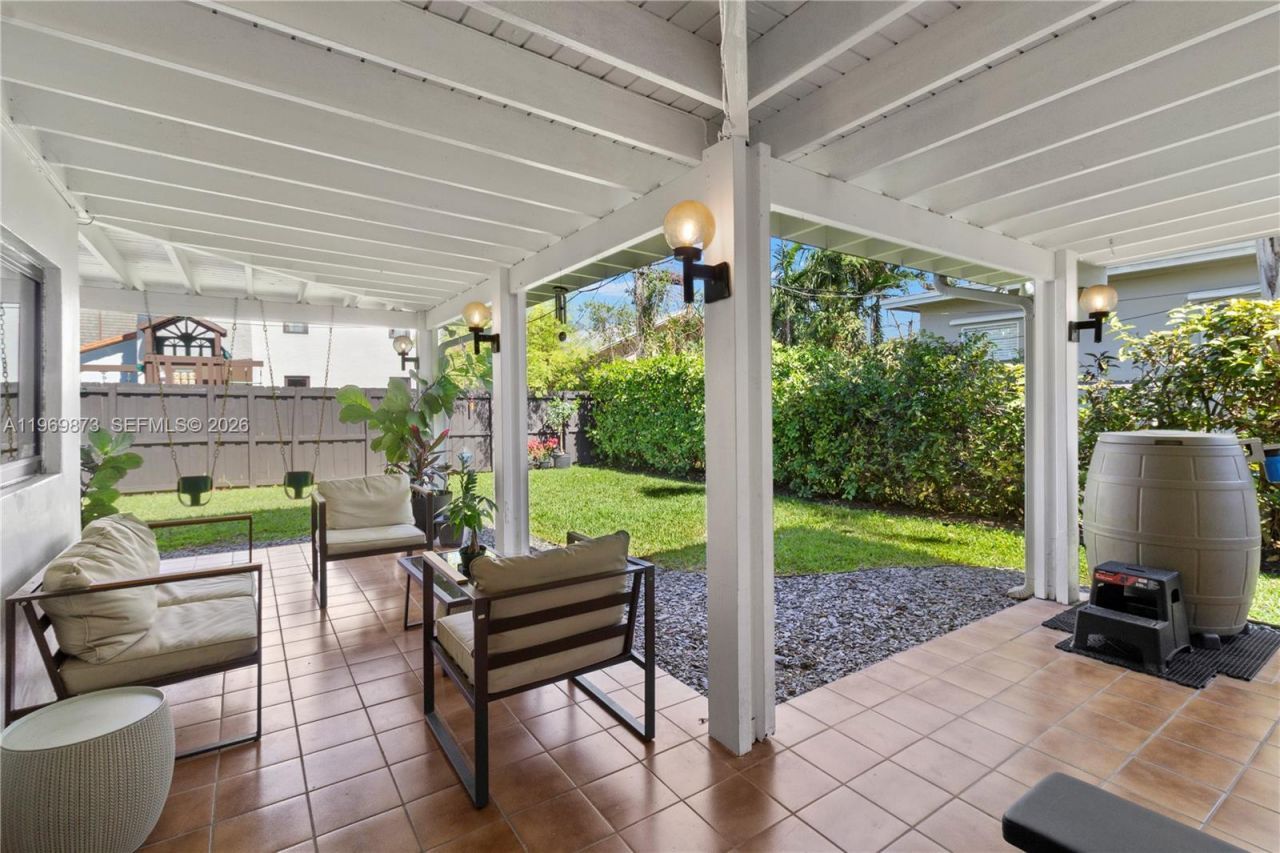 6315 SW 42nd St , South Miami, FL 33155 Photo