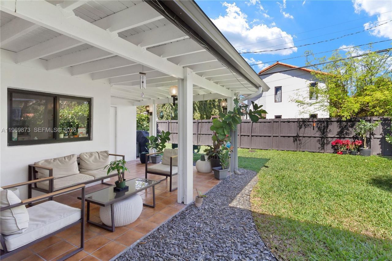 6315 SW 42nd St , South Miami, FL 33155 Photo