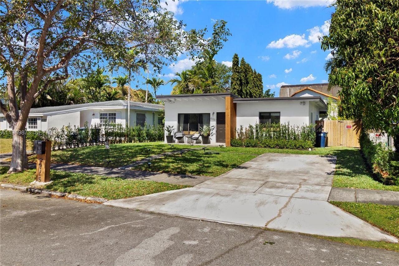 6315 SW 42nd St , South Miami, FL 33155 Photo