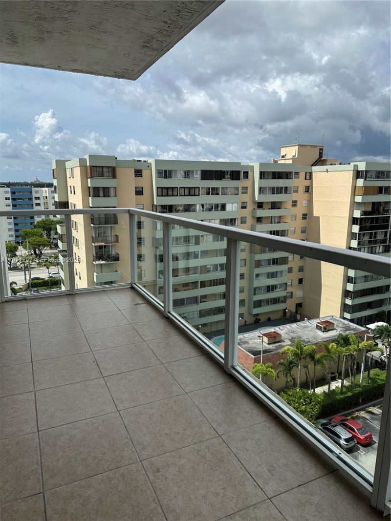 5085 NW 7th St , Unit 1015, Miami, FL 33126 Photo