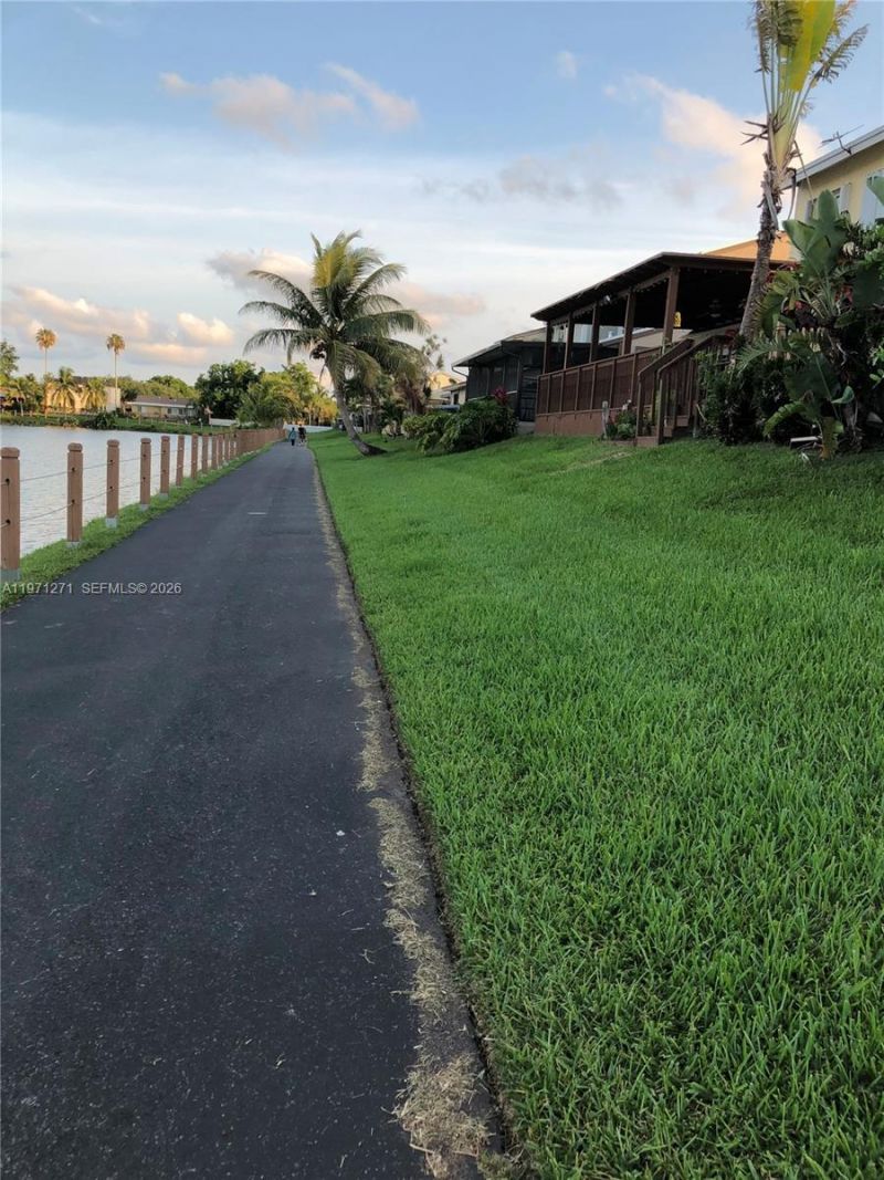 9917 SW 221st Ter , Cutler Bay, FL 33190 Photo