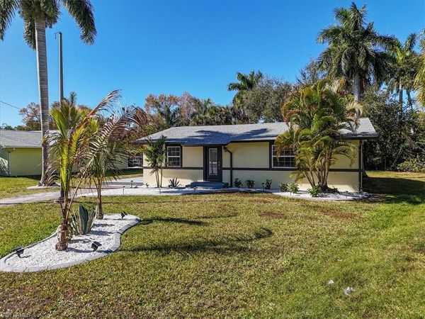 137 Dow LN, NORTH FORT MYERS, FL 33917