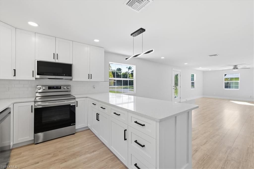 137 Dow Ln, North Fort Myers, FL 33917 Photo