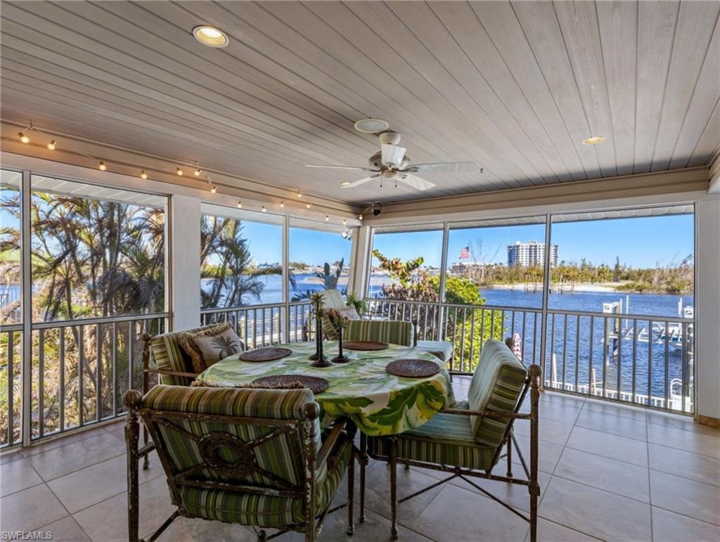 921 Prescott St, Fort Myers Beach, FL 33931 Photo
