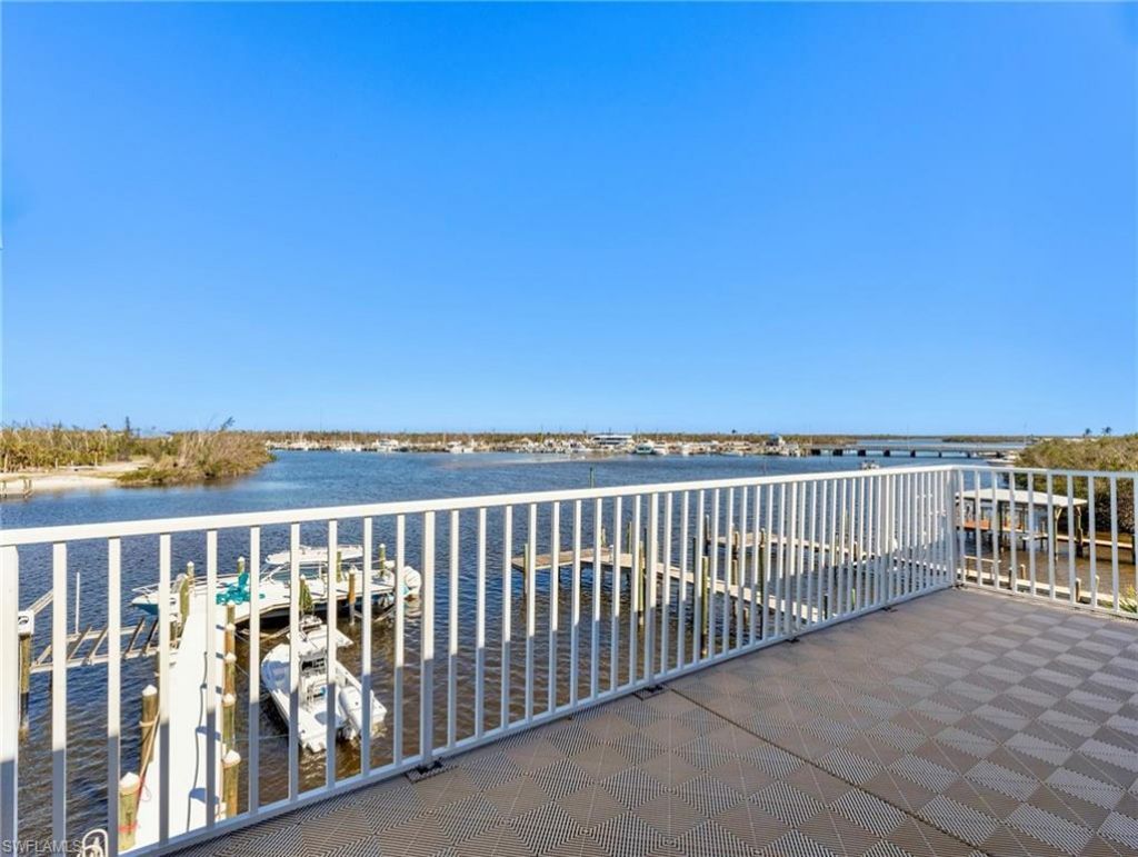 921 Prescott St, Fort Myers Beach, FL 33931 Photo