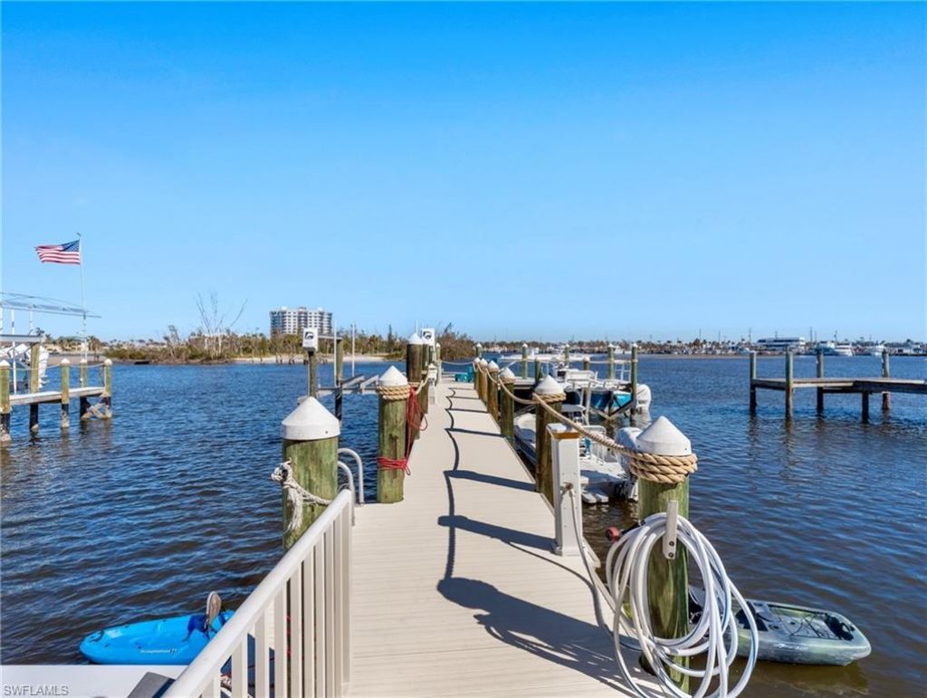921 Prescott St, Fort Myers Beach, FL 33931 Photo