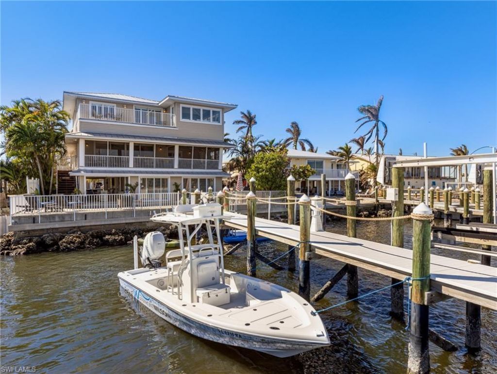921 Prescott St, Fort Myers Beach, FL 33931 Photo