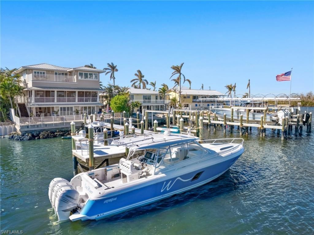 921 Prescott St, Fort Myers Beach, FL 33931 Photo