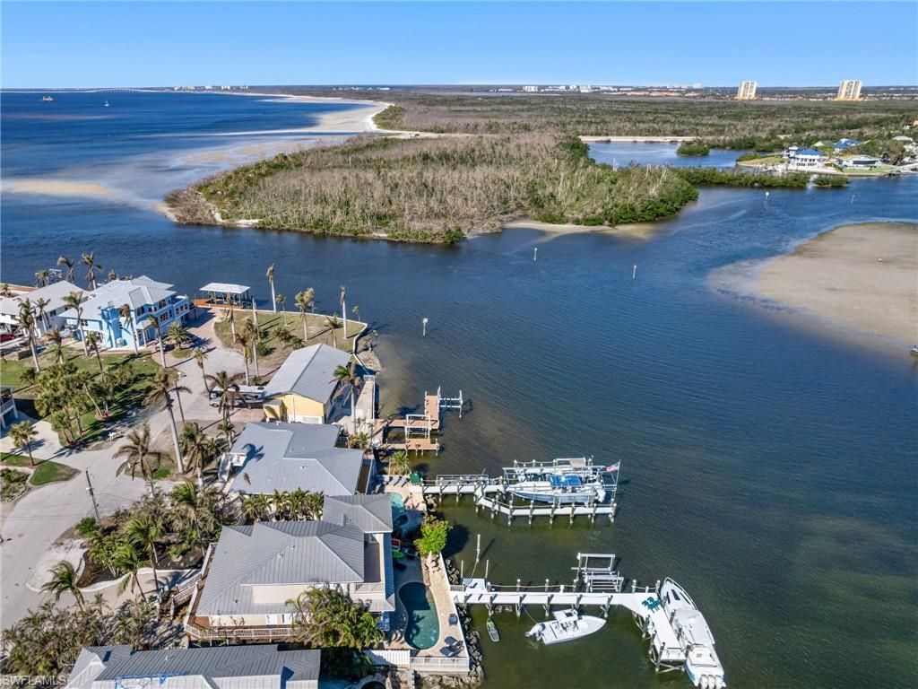 921 Prescott St, Fort Myers Beach, FL 33931 Photo