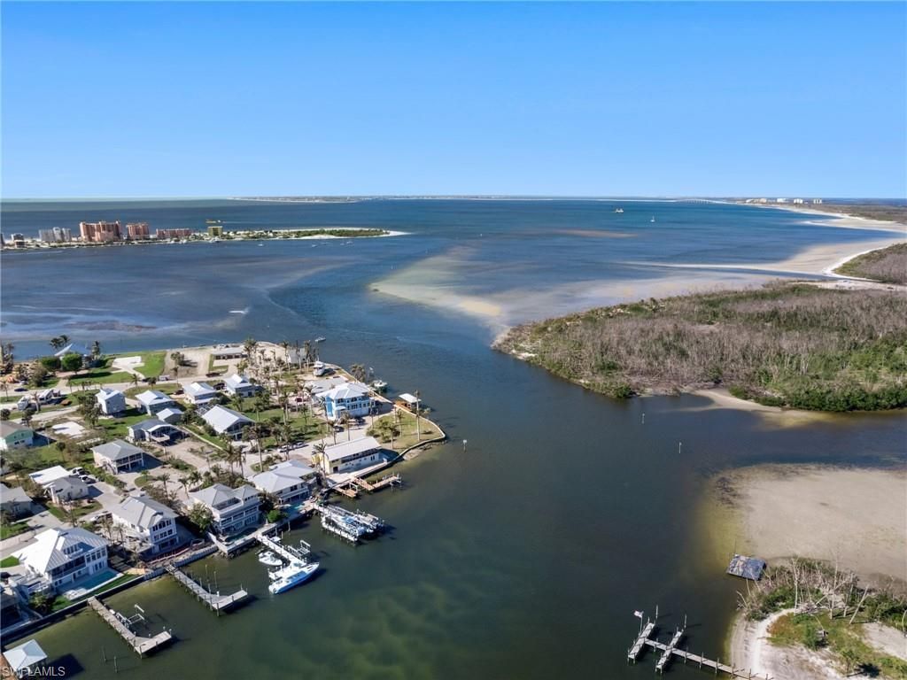 921 Prescott St, Fort Myers Beach, FL 33931 Photo