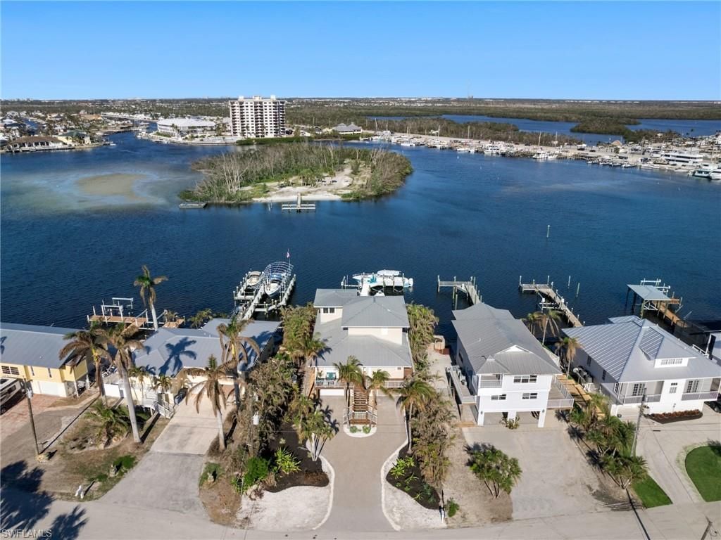 921 Prescott St, Fort Myers Beach, FL 33931 Photo