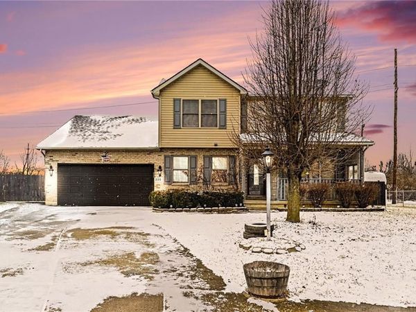 220 Auburn Meadows Court, Carlisle, OH 45005
