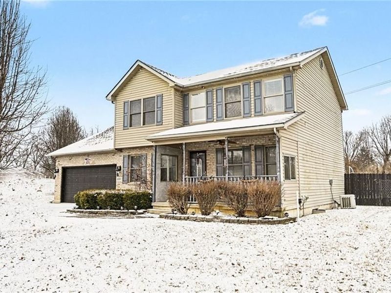 220 Auburn Meadows Court, Carlisle, OH 45005 Photo 3