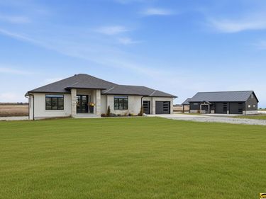 18228 London Avenue, Beatrice, NE 68310