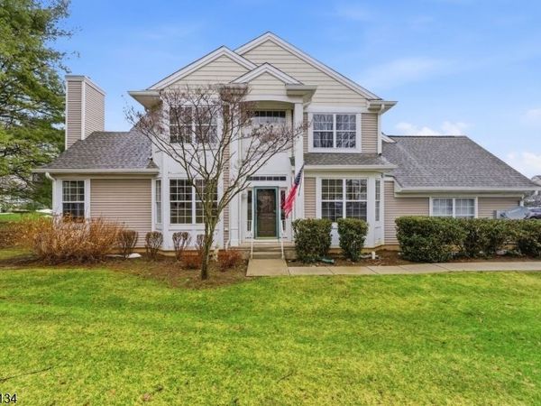 1331 Eagles Nest Ct, Lopatcong, NJ 08886