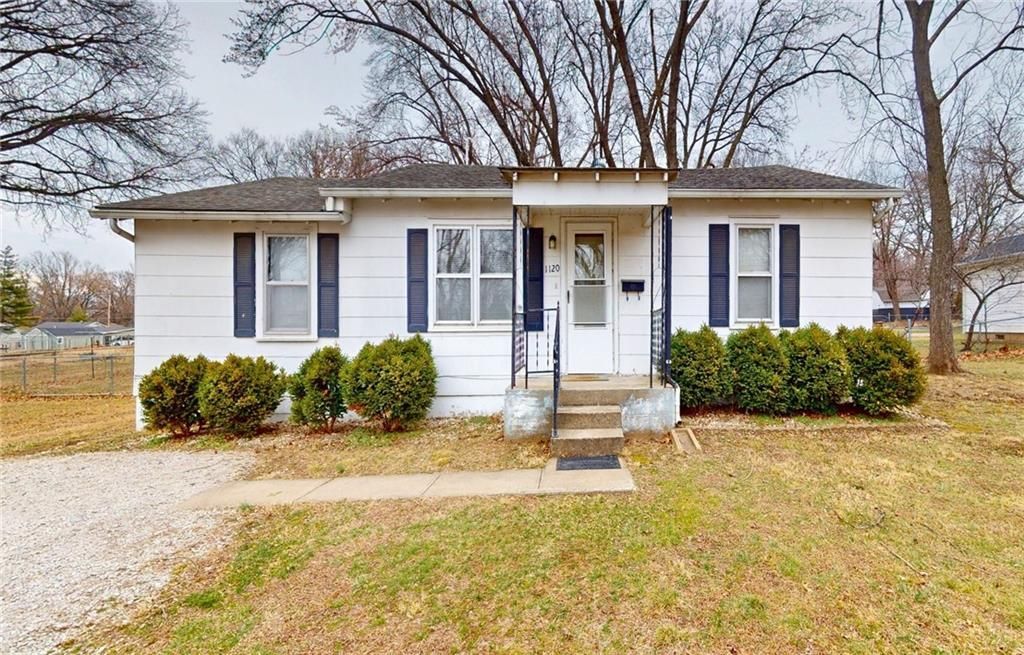 1120 N Adams Street, Nevada, MO 64772 Main Photo