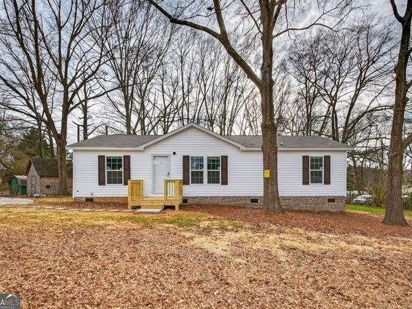 720 Woodland Circle, Loganville, GA 30052