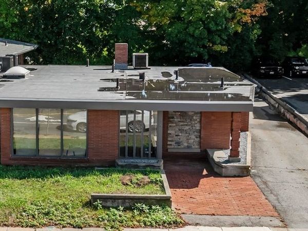 54 Winthrop St, Taunton, MA 02780