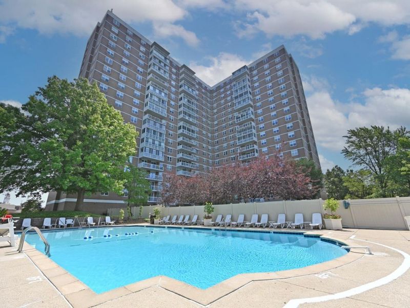 2444 Madison Road, Unit 1106, Cincinnati, OH 45208 Photo 8