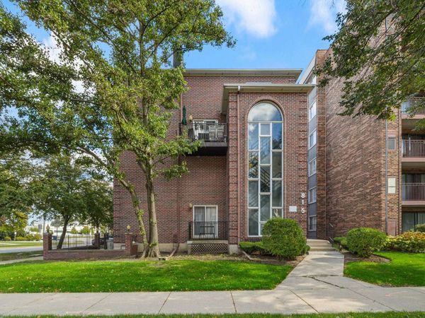 815 PEARSON Street, Unit 10, Des Plaines, IL 60016