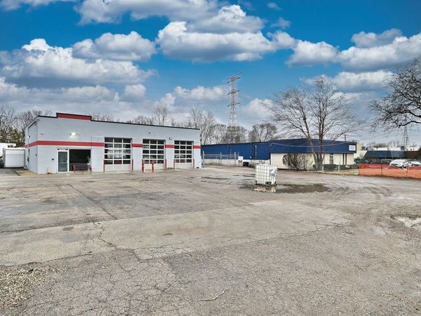 26w287 Saint Charles Road, Carol Stream, IL 60188