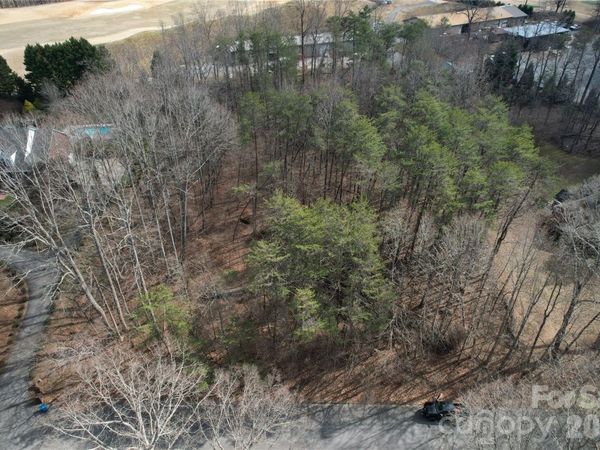 3924 Deer Run Drive NE, Conover, NC 28613