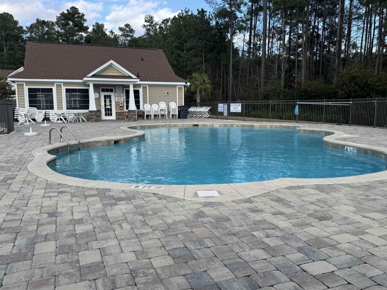 131 Machrie Loop  Photo 48