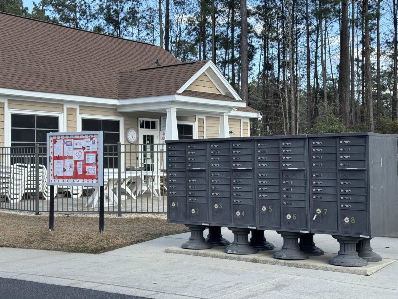 131 Machrie Loop  Photo 49