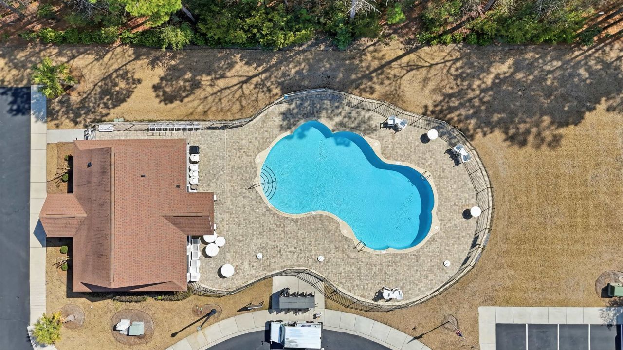 131 Machrie Loop Photo 5