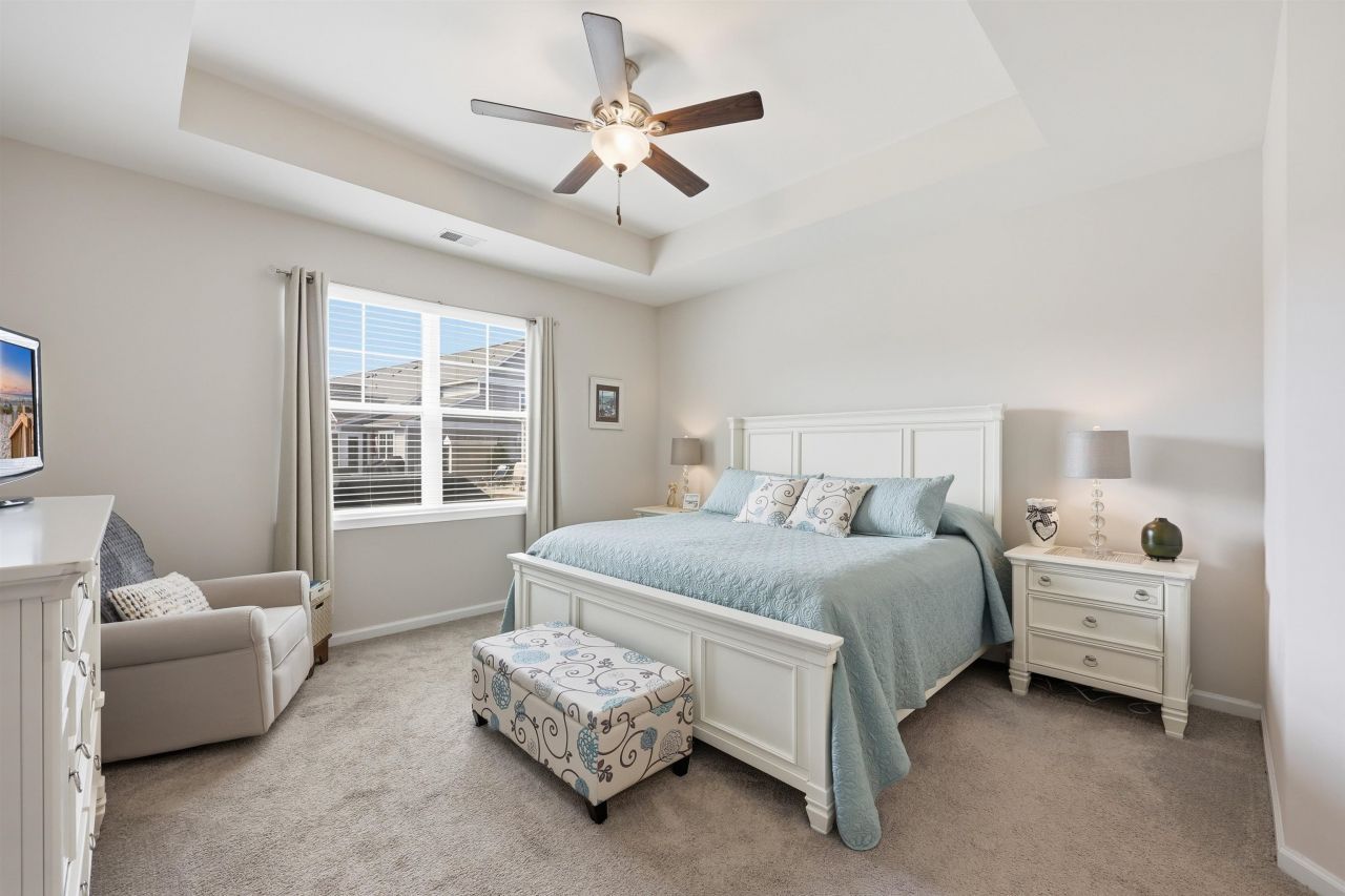 131 Machrie Loop Photo 6