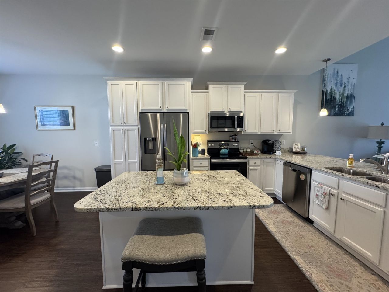 131 Machrie Loop  Photo 8